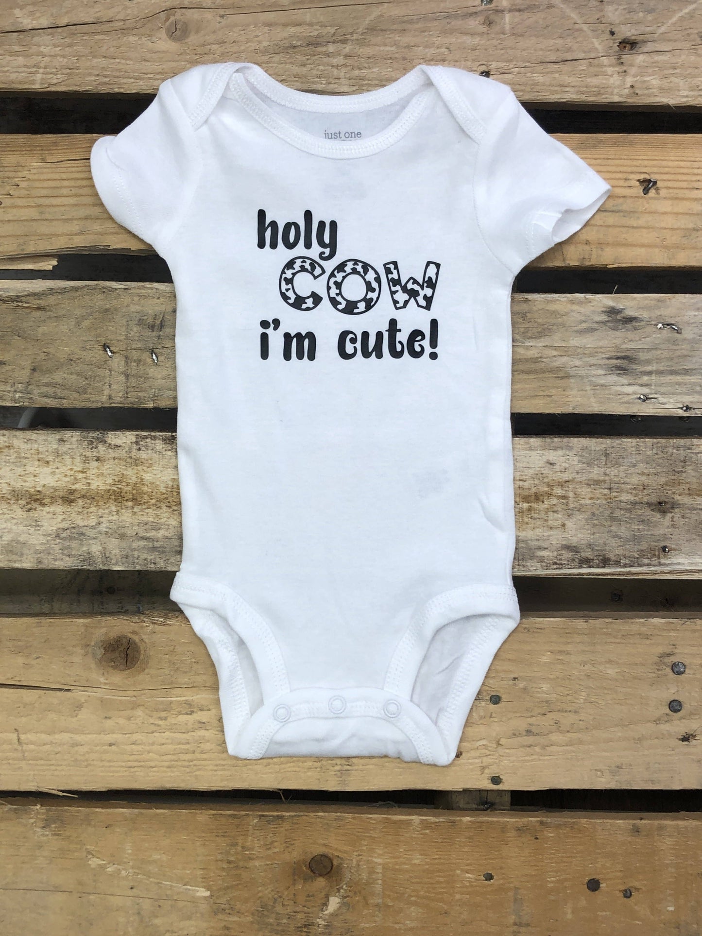 holy cow, I'm cute! Infant Bodysuit: 18m / Long Sleeve